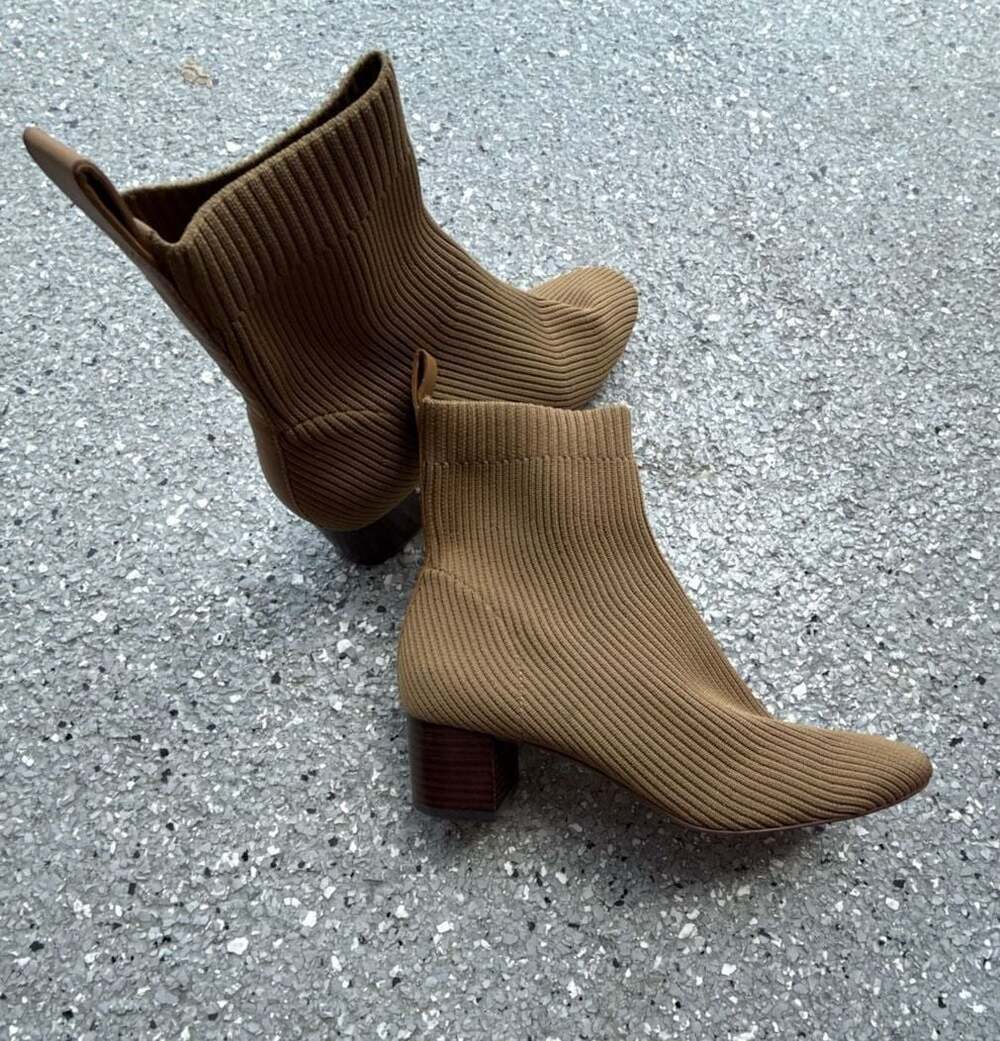 Everlane The Glove Boot Size 7.5 Tan Knit Ankle Boots